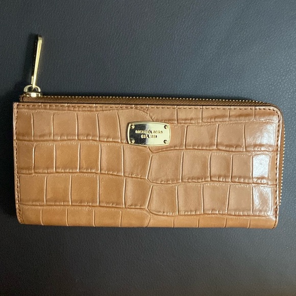 Michael Kors Handbags - Authentic Michael Kors Wallet